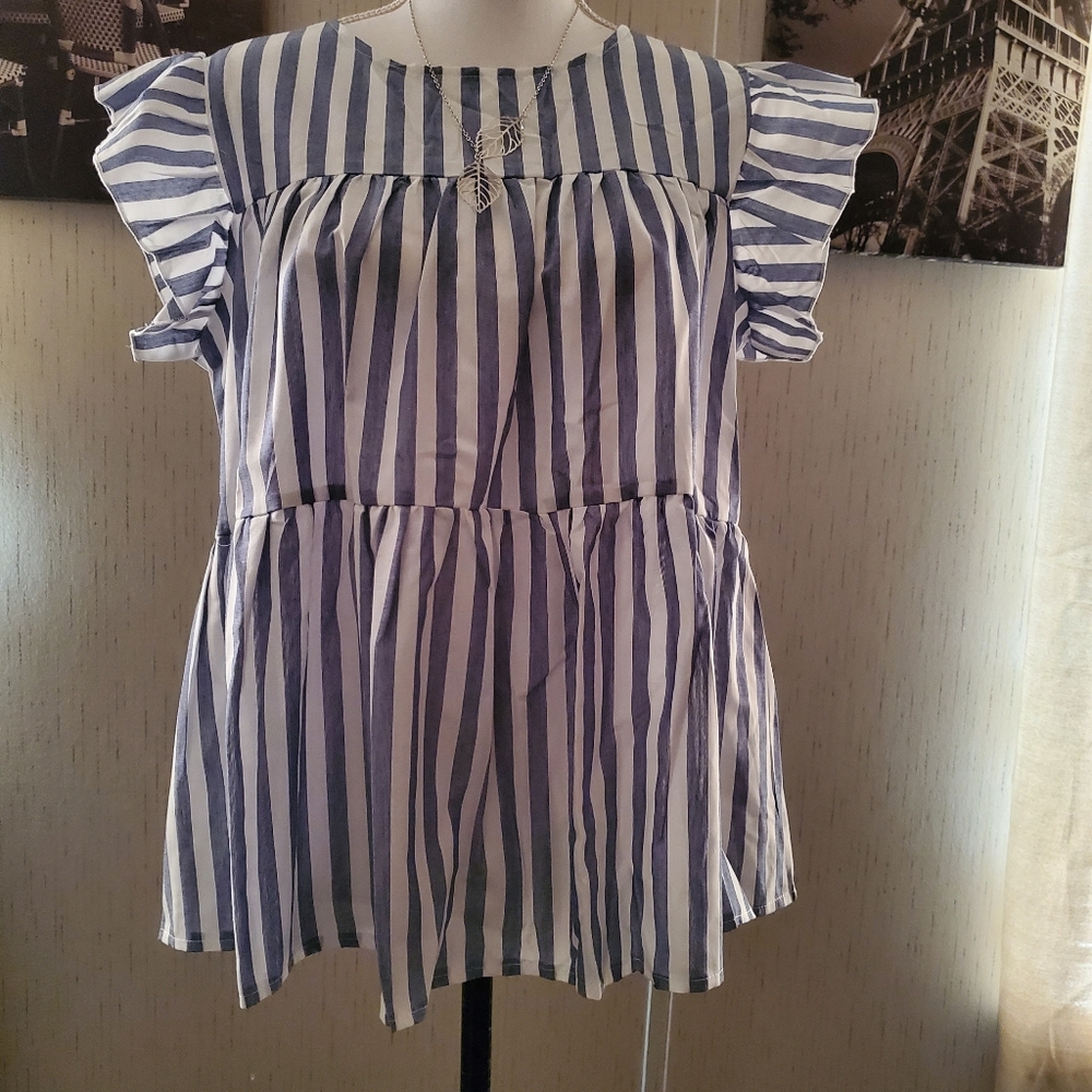 Striped Flutter Sleeve Ruched Top - Picture 6 of 7